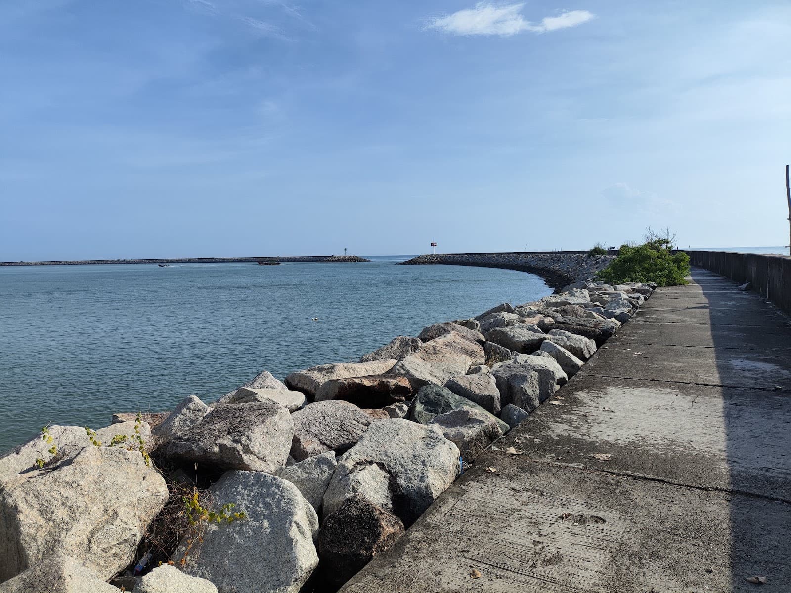 Tanjung Breakwater Viewpoint - Image 1