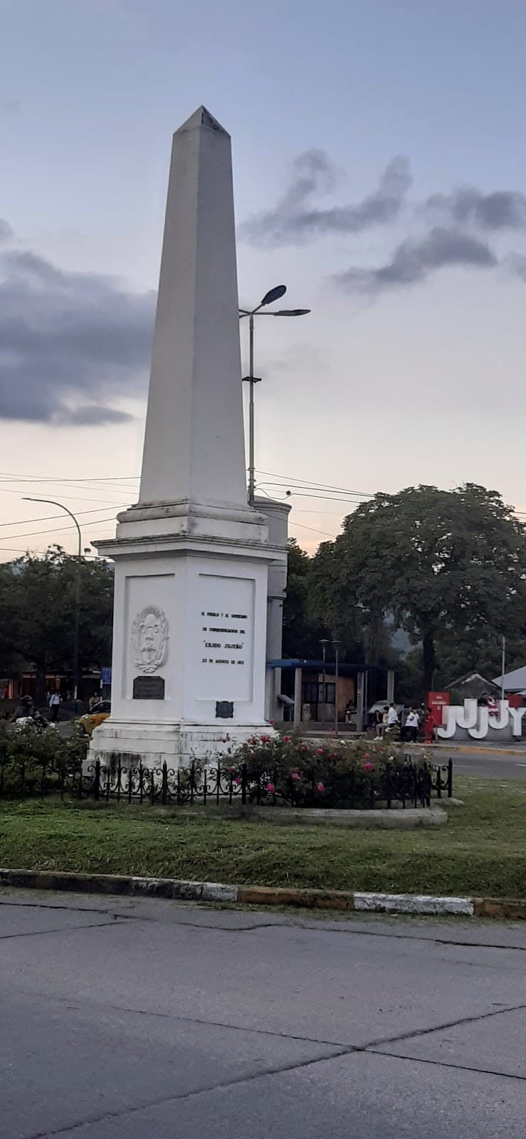 Monumento al Éxodo Jujeño - Image 1