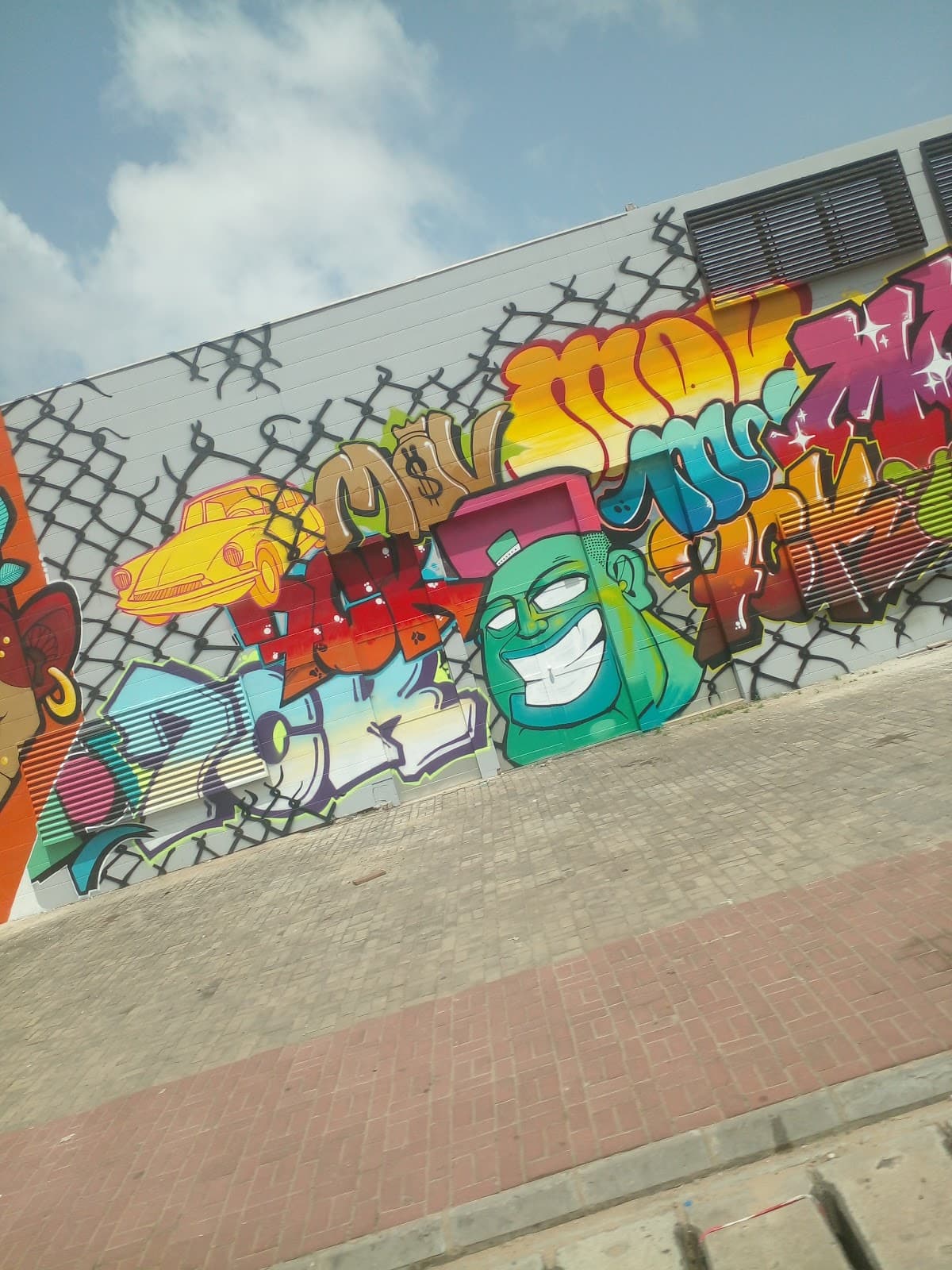 Treichville Street Art Zone - Image 1