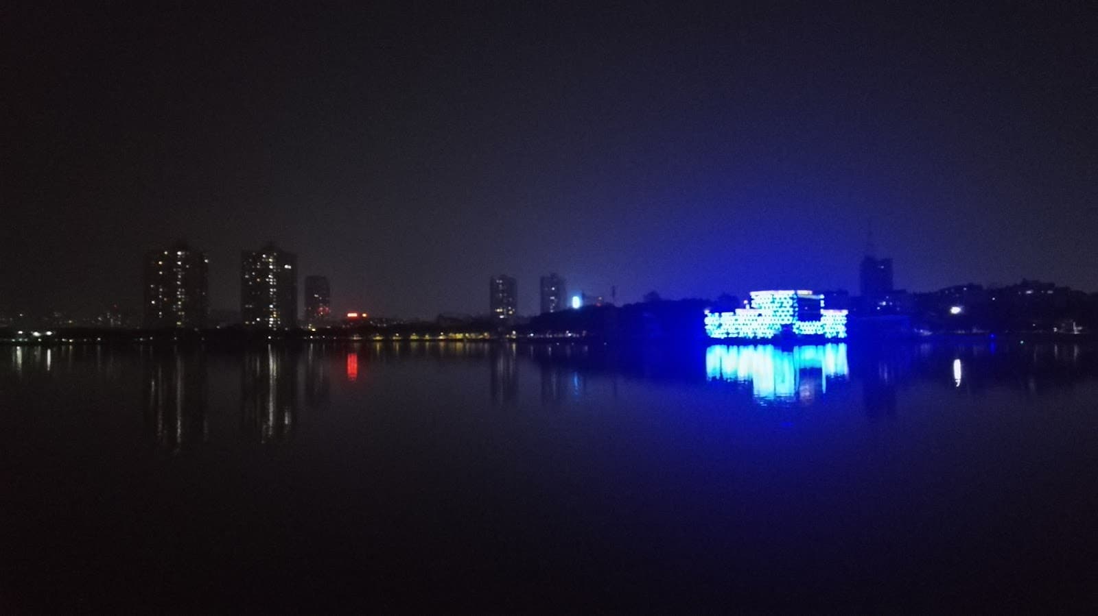 Qingshan Lake Park - Image 1