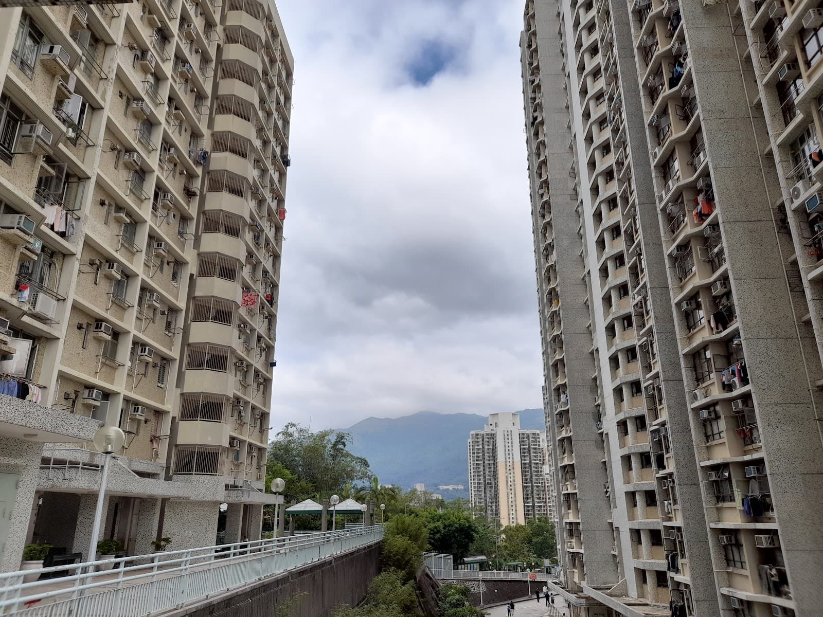 Kwai Shing Estate - Image 1