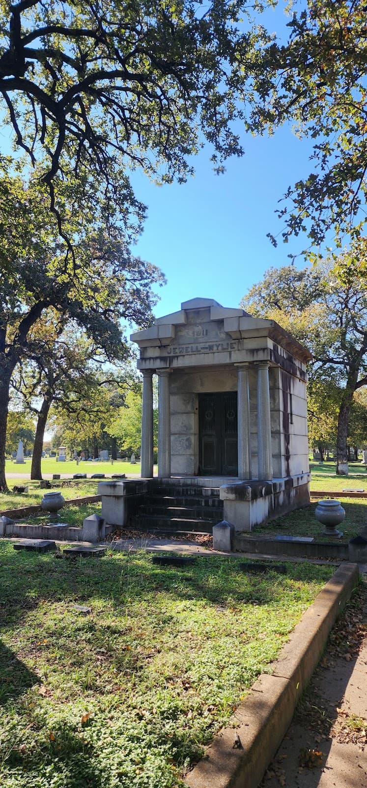 Oakwood Cemetery - Image 1