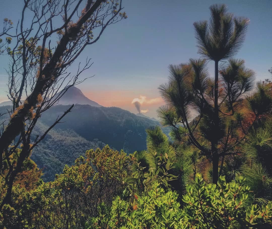 Volcán Siete Orejas - Image 1
