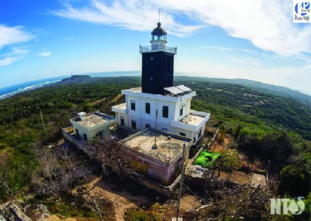Panoramic Island Vistas