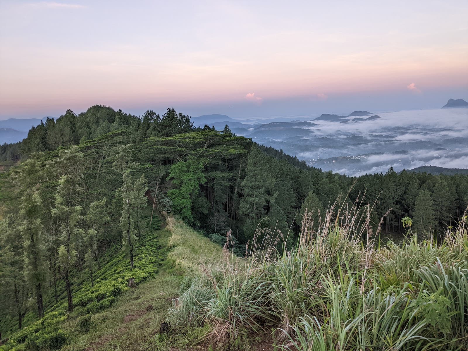 Hanthana Mountain Range - Image 1
