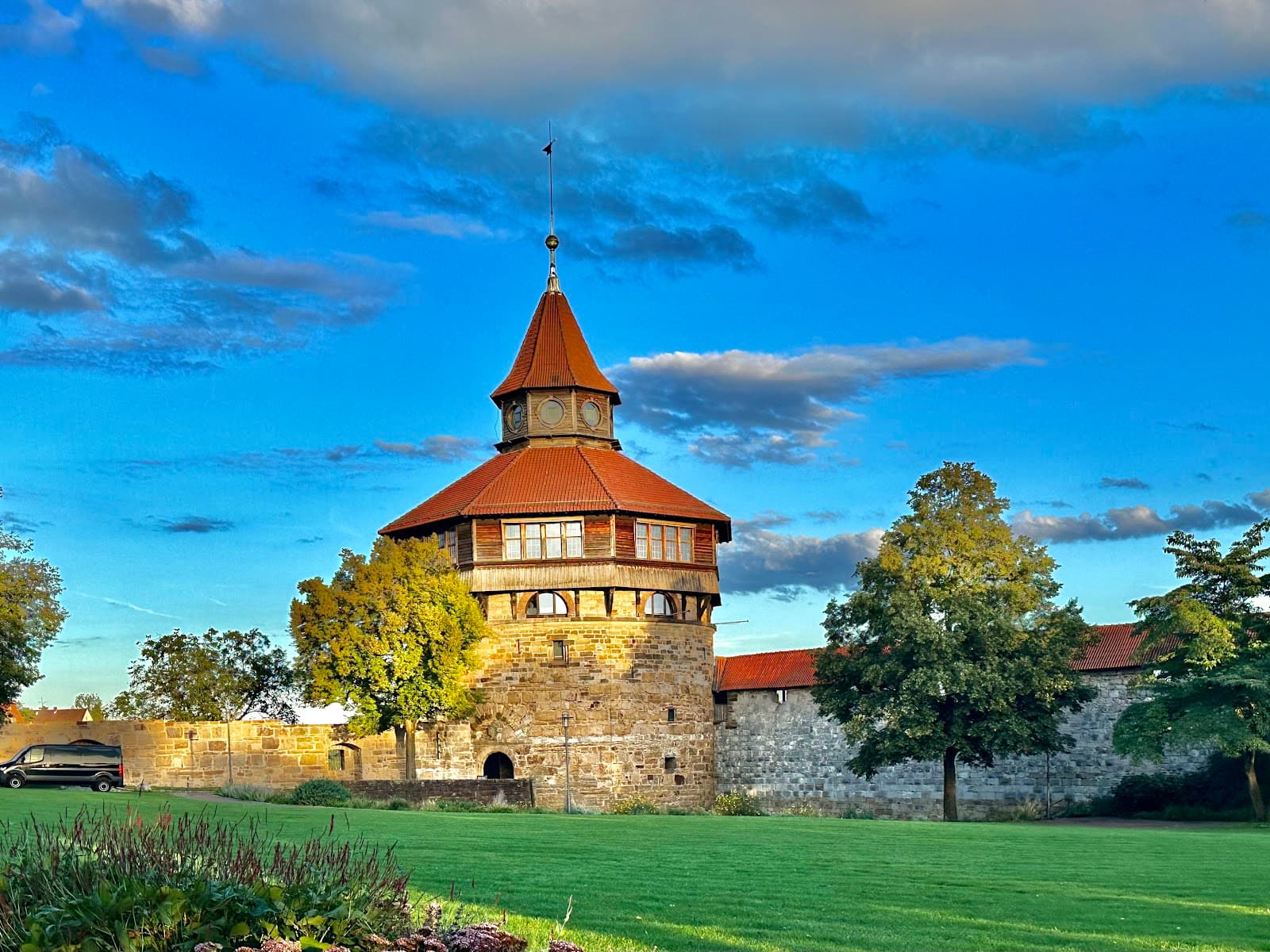 Esslingen Castle - Image 1