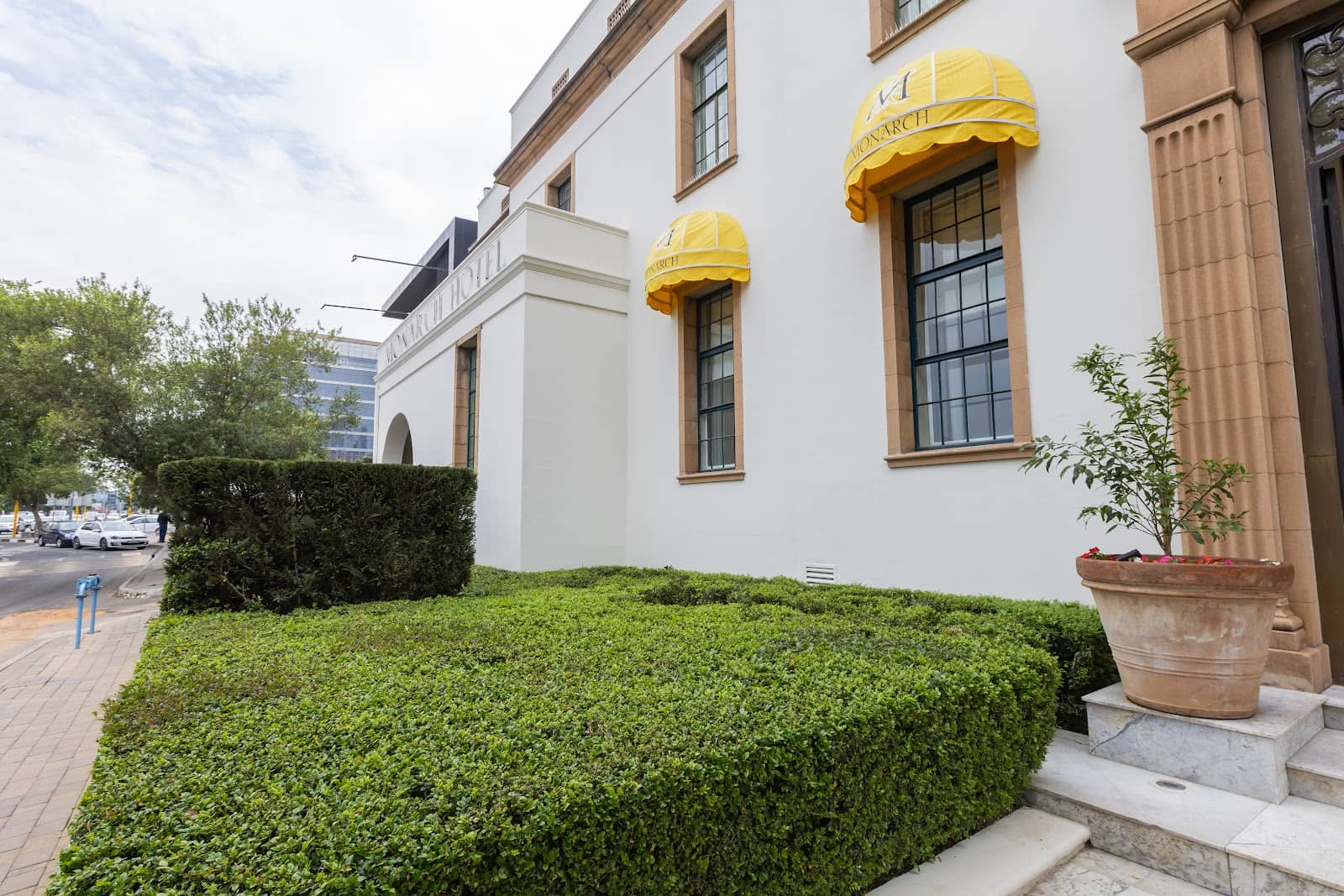 Art-Filled Lobby & Lounges