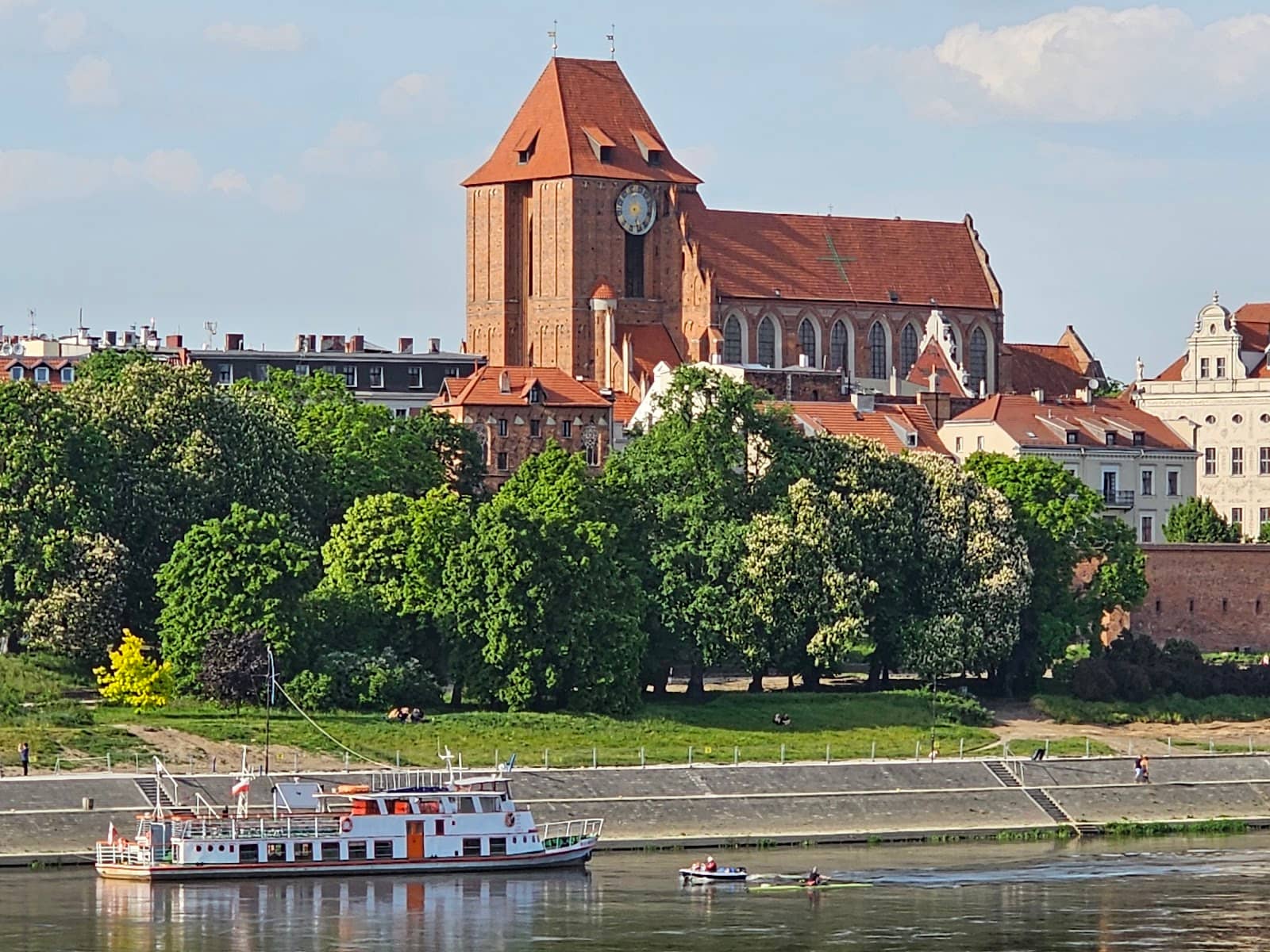 Sculpture by Simon Verity