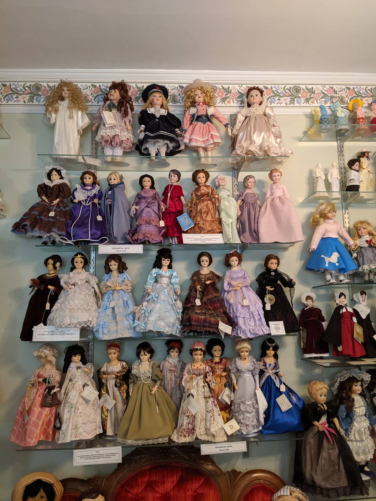 Knowledgeable Guides