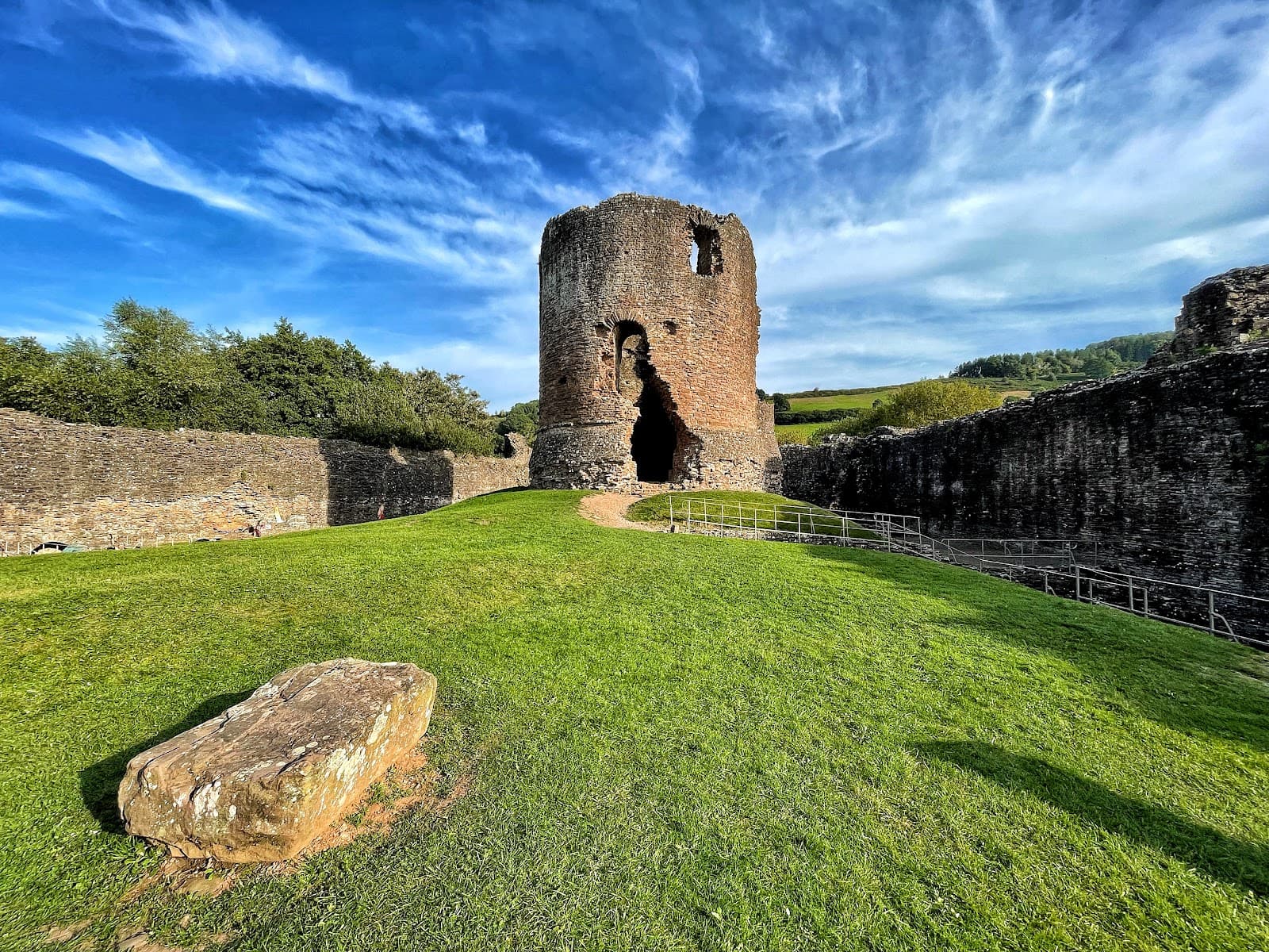 Skenfrith Castle - Image 1