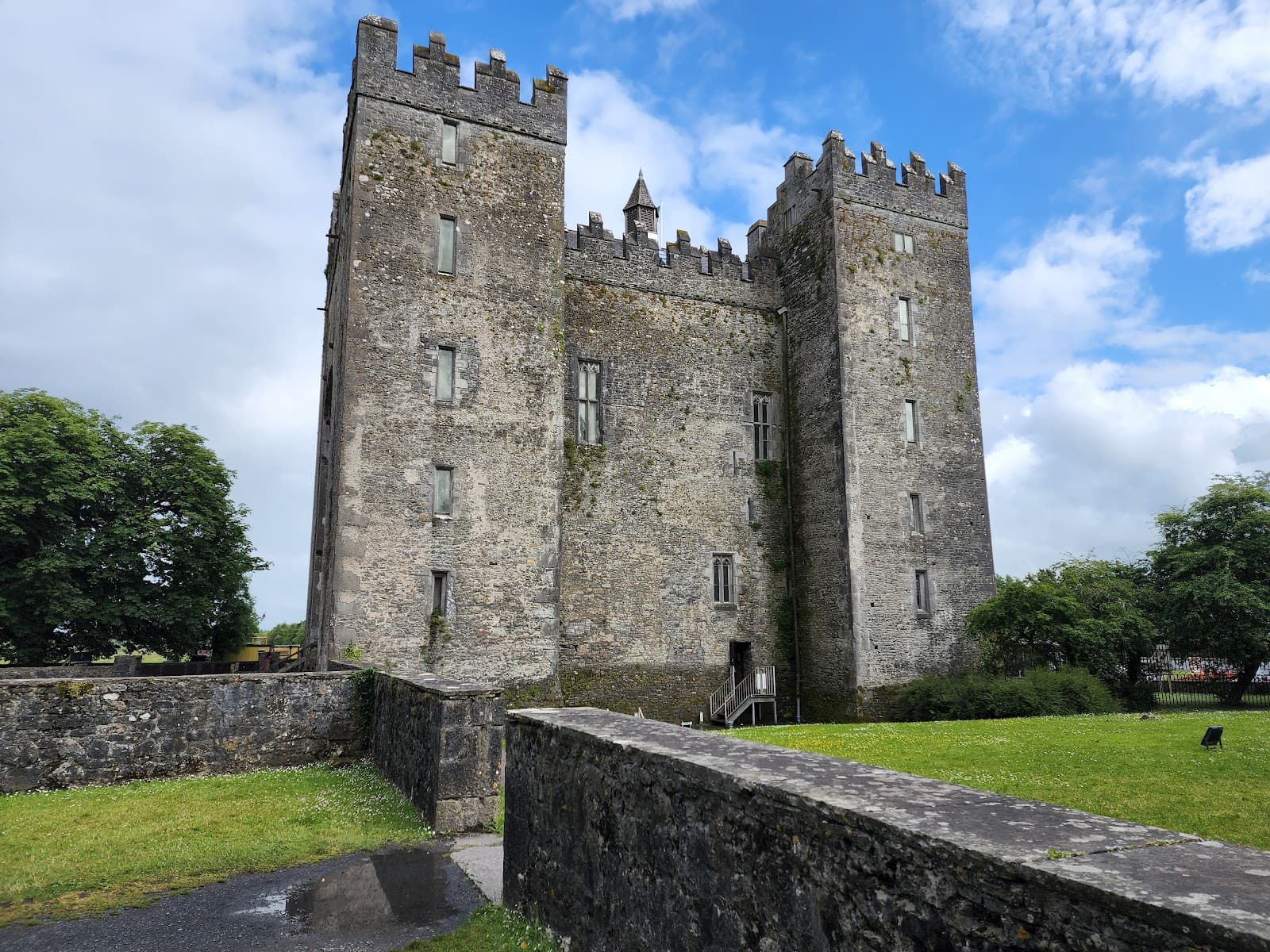 Bunratty Castle & Folk Park - Image 1