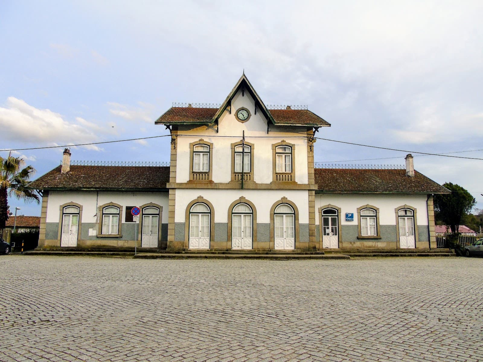Vila Real Old Railway Station - Image 1