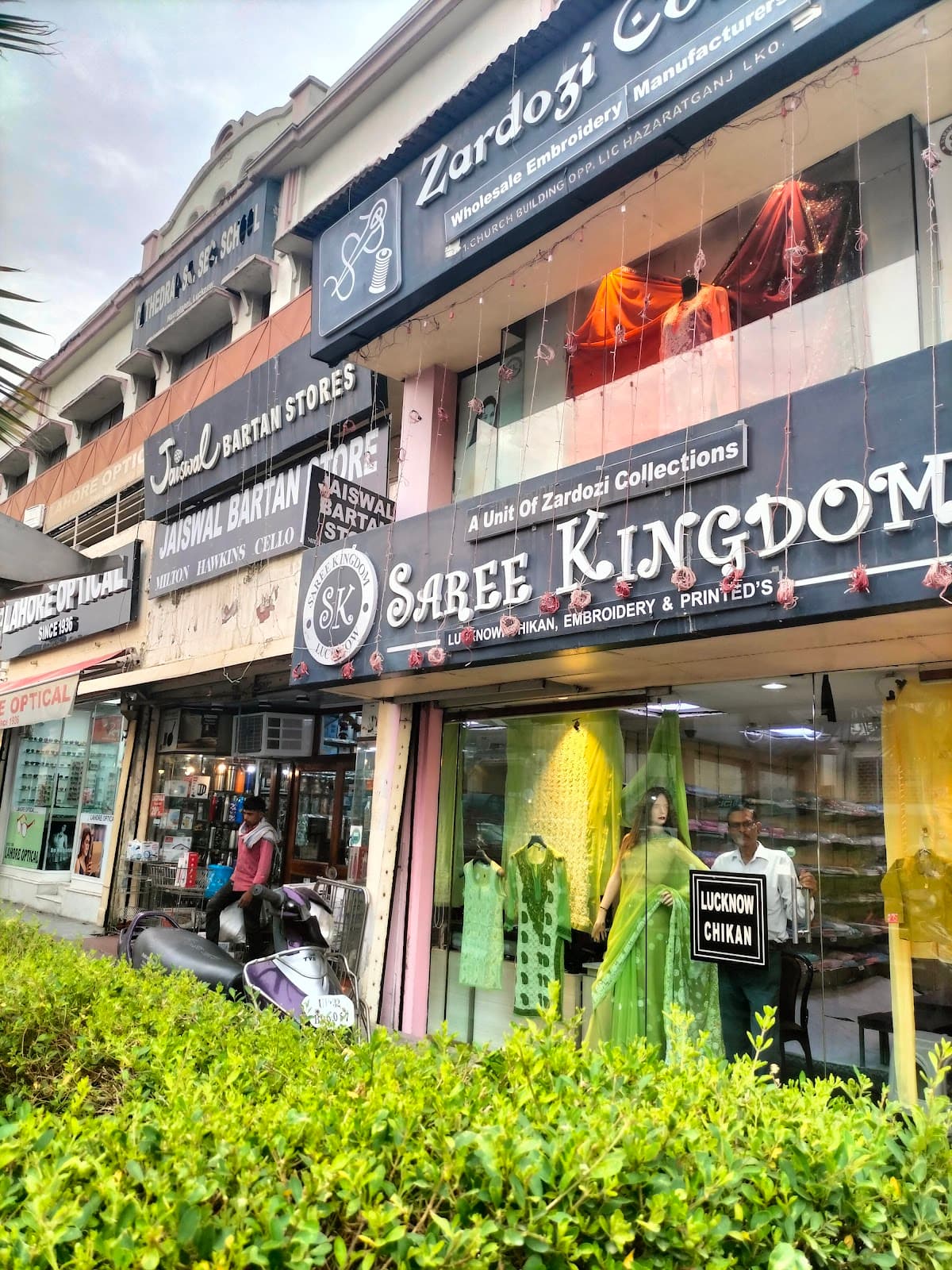 Hazratganj Market Lucknow - Image 1