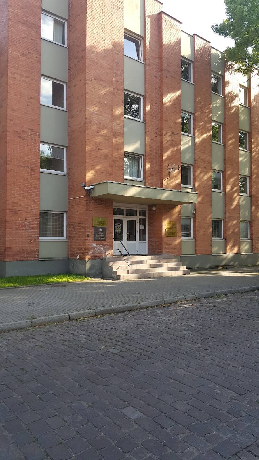 Cozy Cafes and Eateries