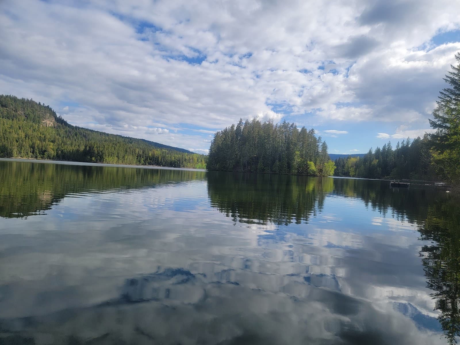 Gardom Lake - Image 1