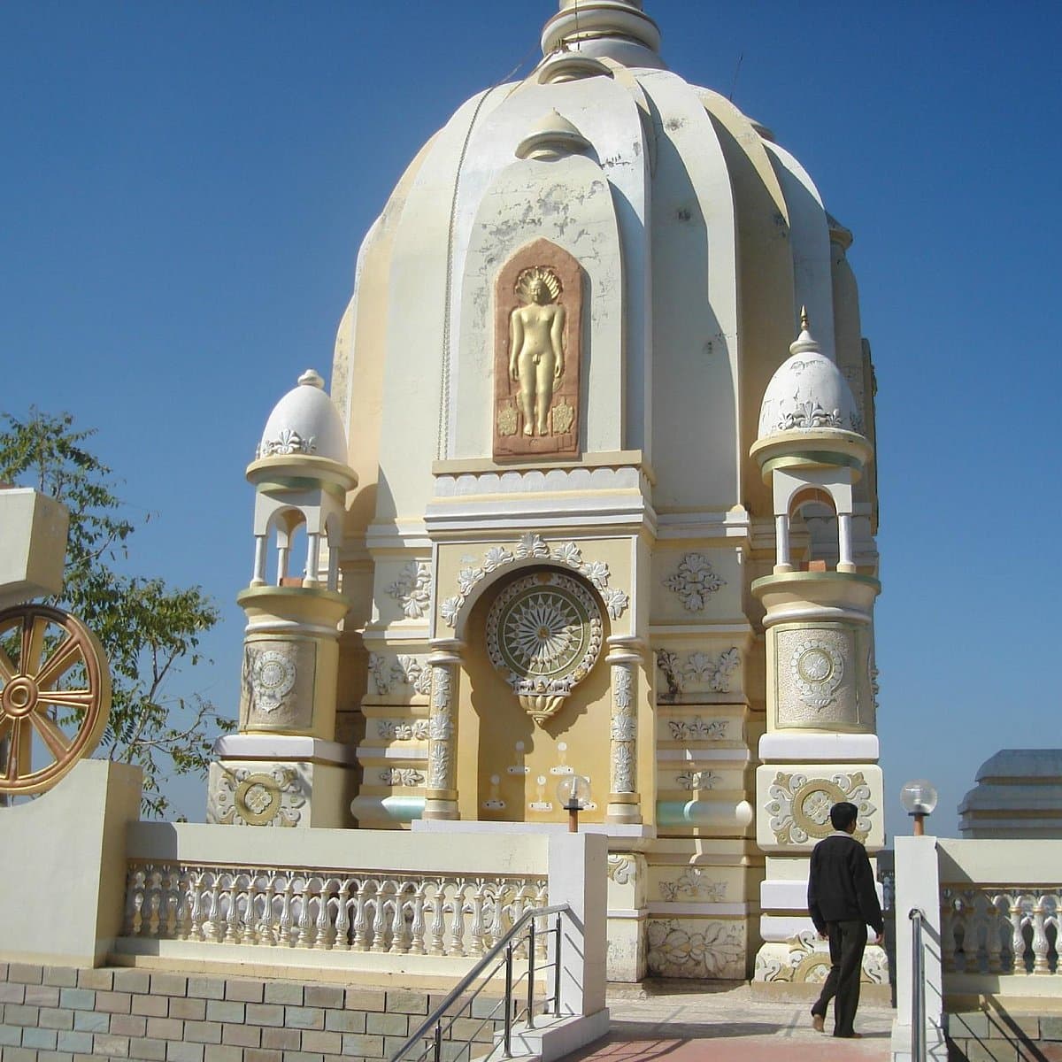Pisanhari Ki Madiya Jain Temple - Image 1