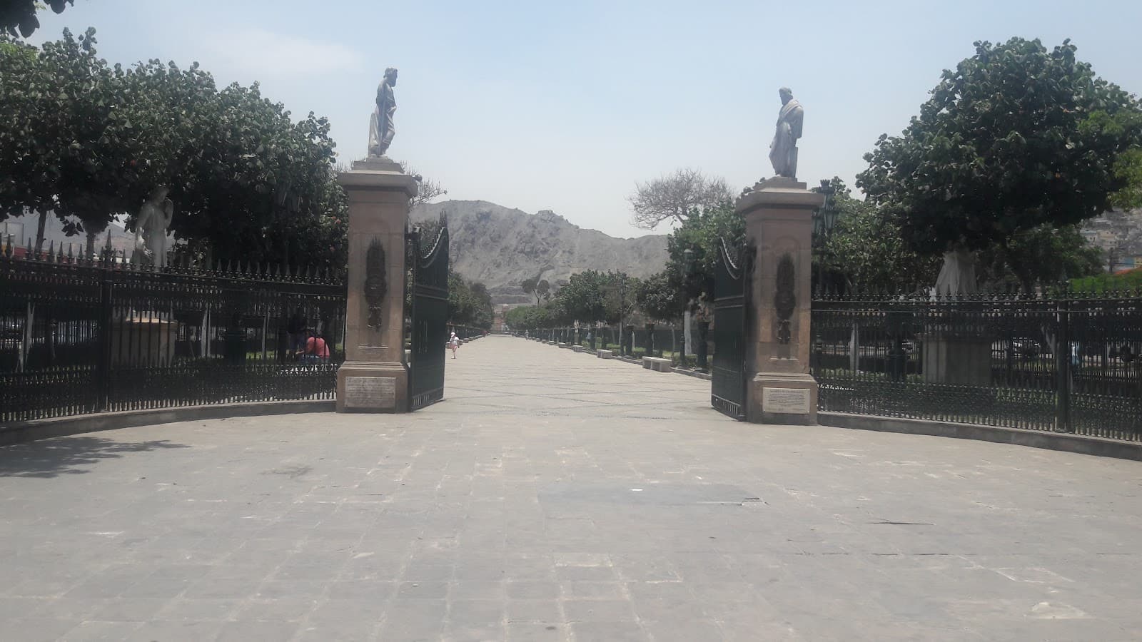 Alameda de los Descalzos Lima - Image 1
