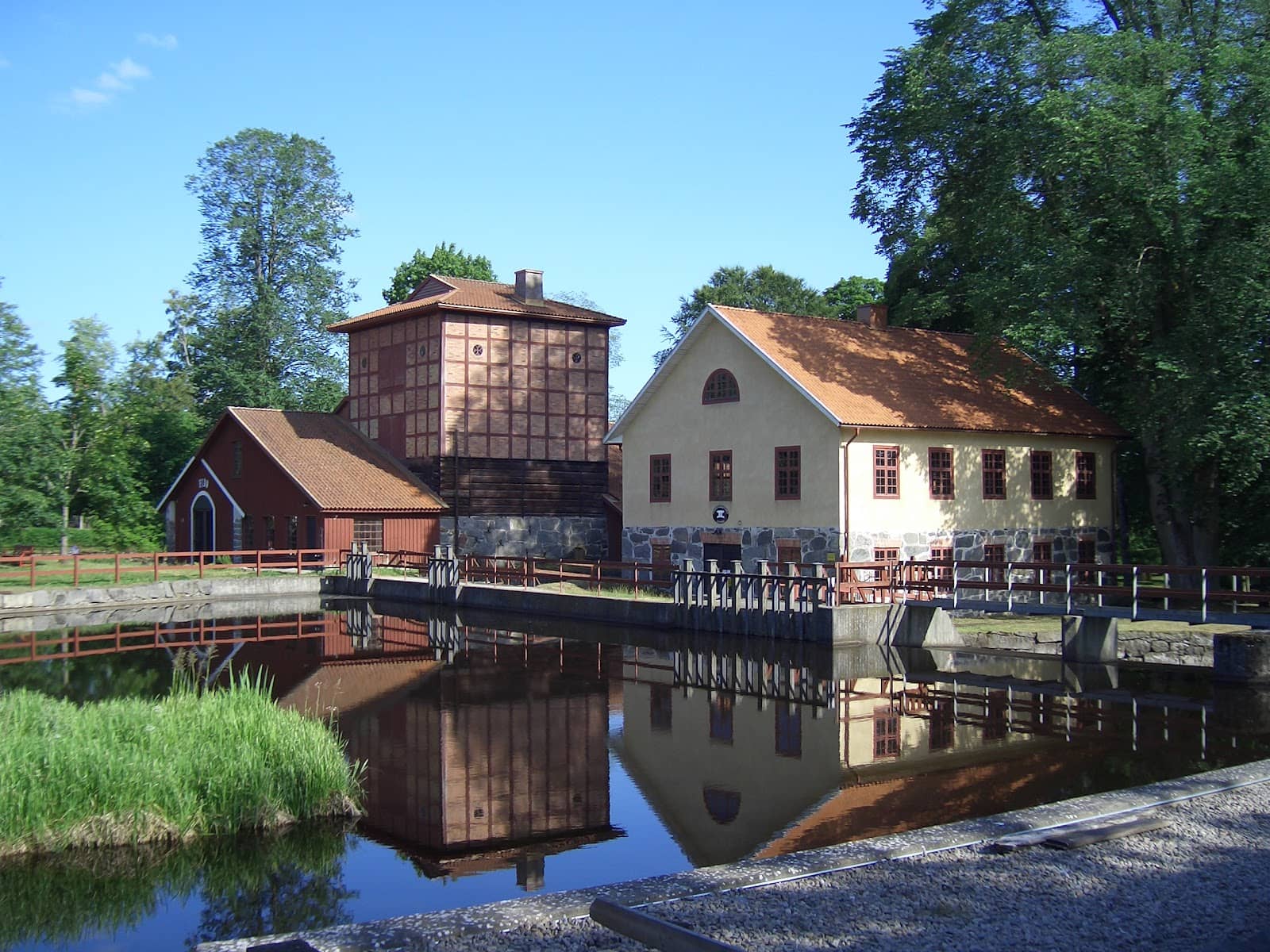 Local Crafts & Foods