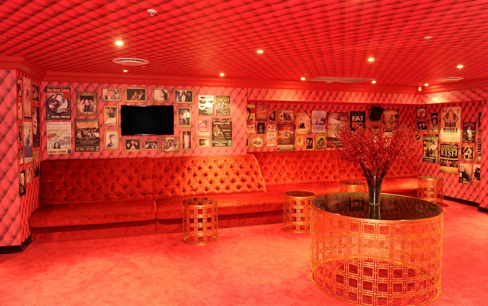 Nelson Mandela Square Ambiance