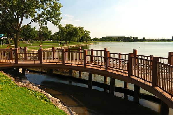 Scenic Lakeside Strolls