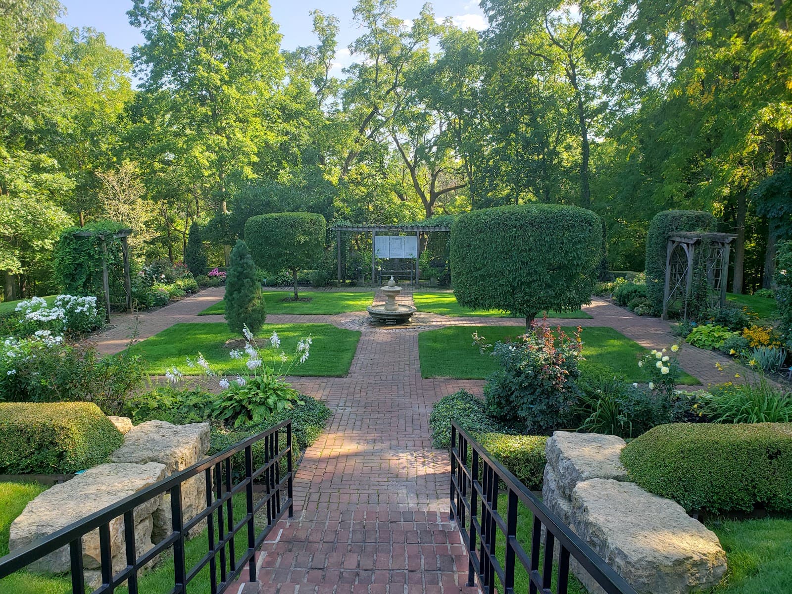 Dubuque Arboretum & Botanical Gardens - Image 1