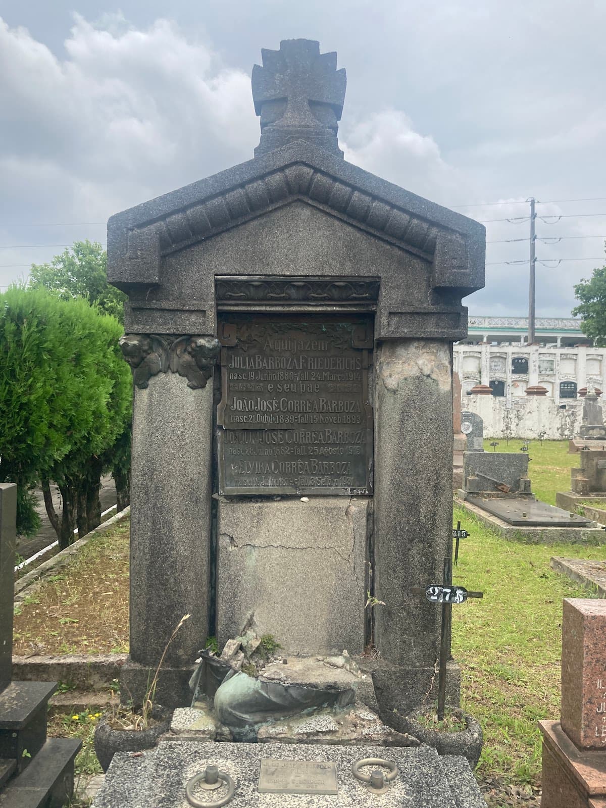 Santa Casa Cemetery - Image 1