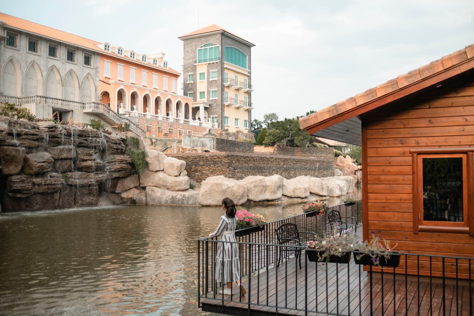 Mo Sing To Lake - Image 1