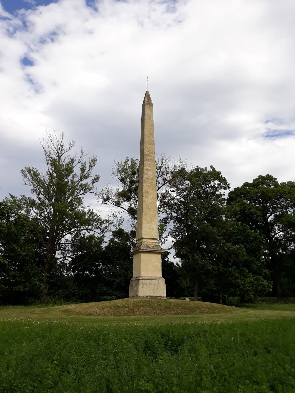 Obelisk (Lednice) - Image 1