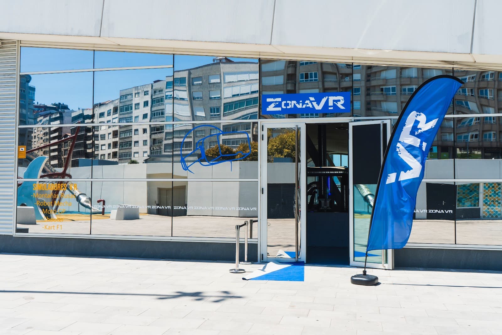 Arcade Waterfront - Image 1