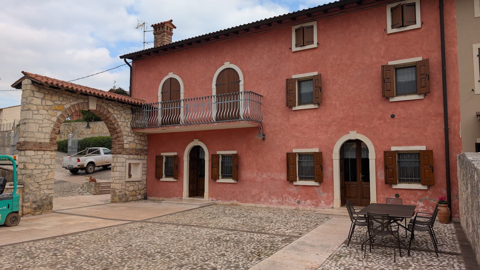 Suavia Winery - Image 1