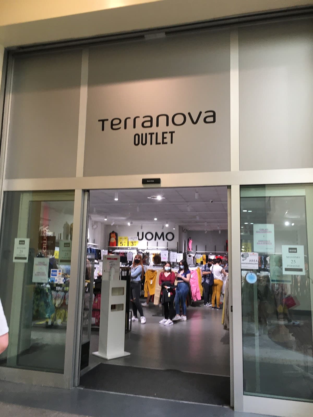 Terranova outlet - Image 1