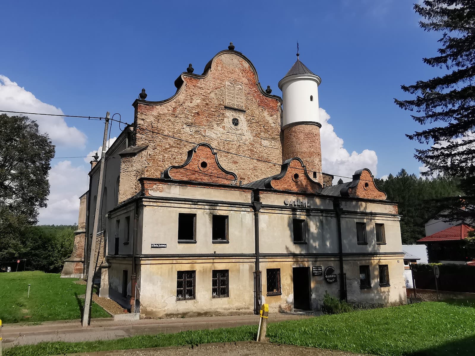 Lesko Synagogue - Image 1