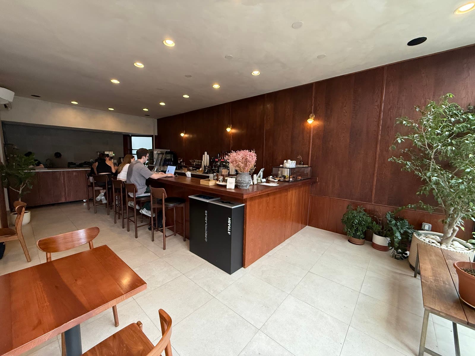 Verse Cafe - Image 1