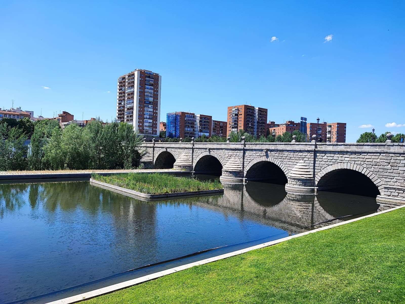 Puente de Segovia Madrid - Image 1