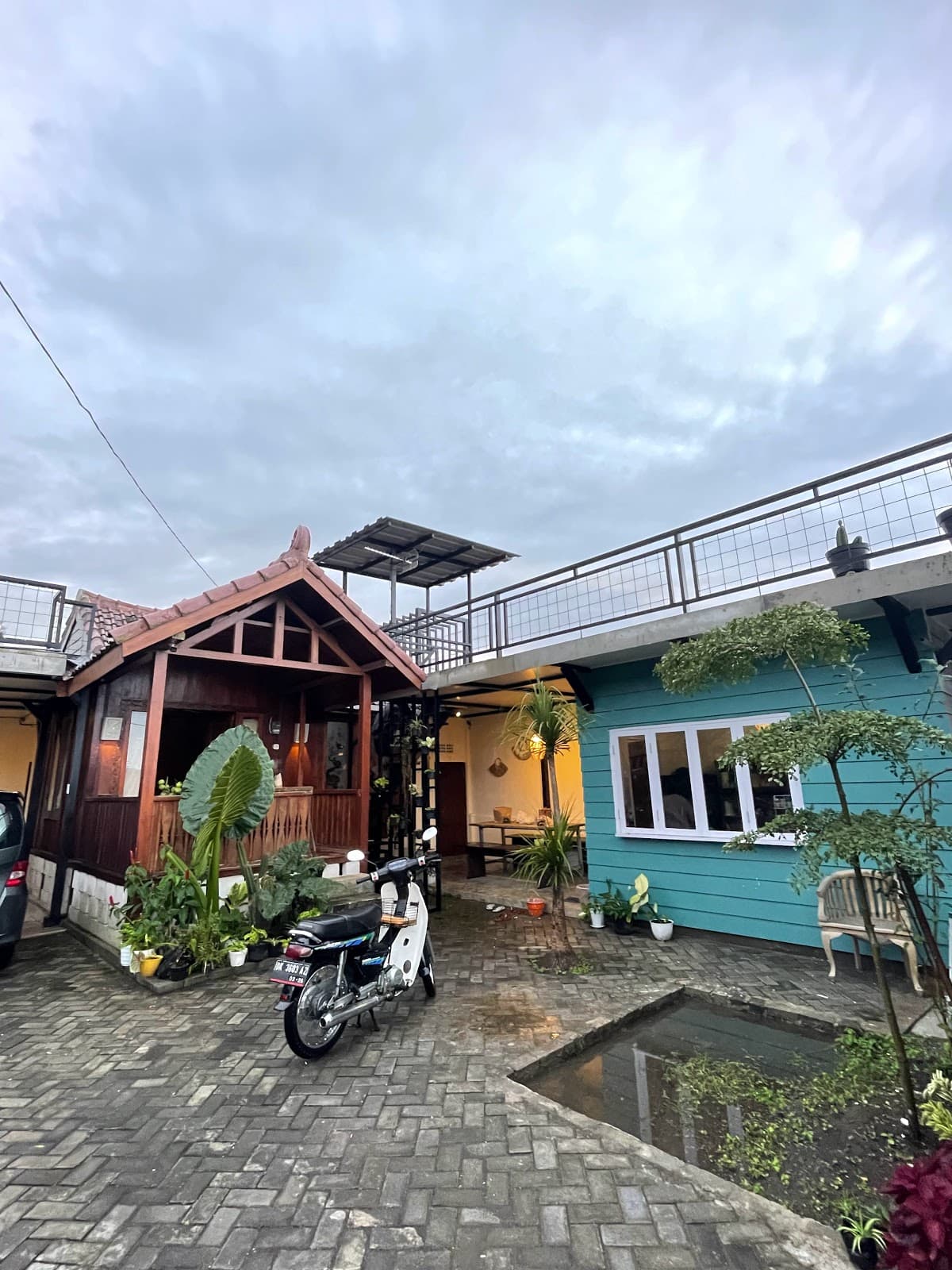 Omah Kayu Tree House - Image 1