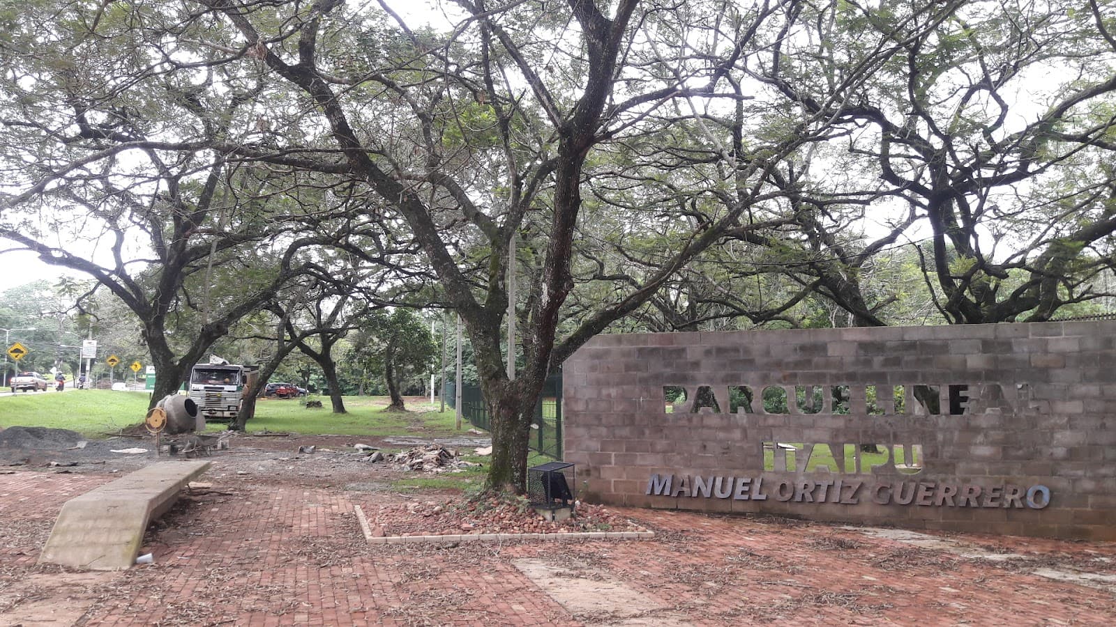 Área 1 Linear Park - Image 1