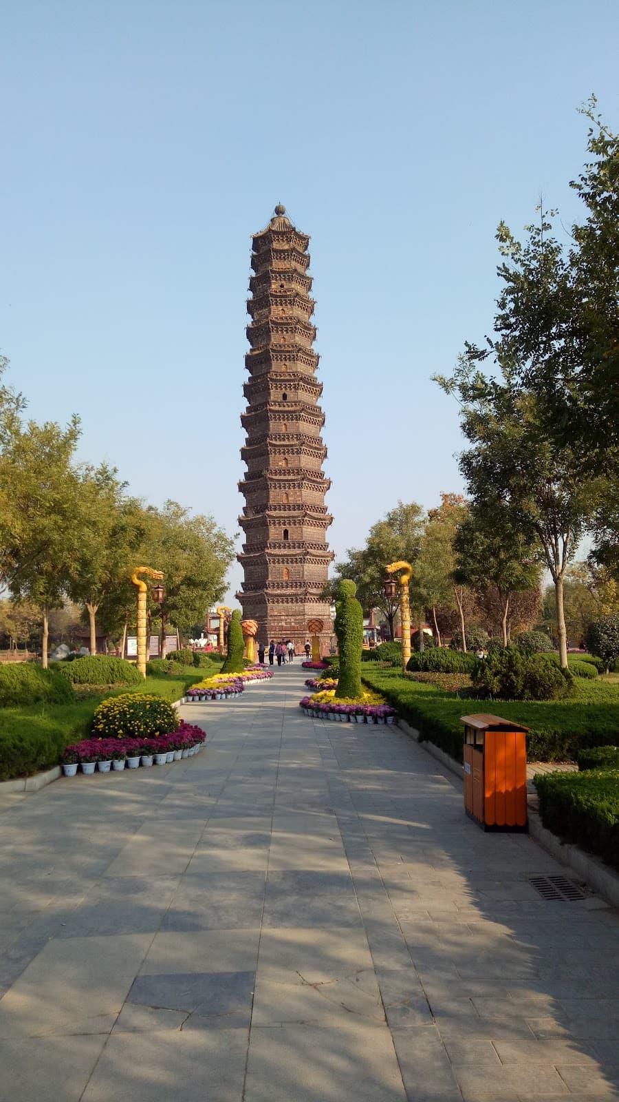 Iron Pagoda Park (Kaifeng) - Image 1