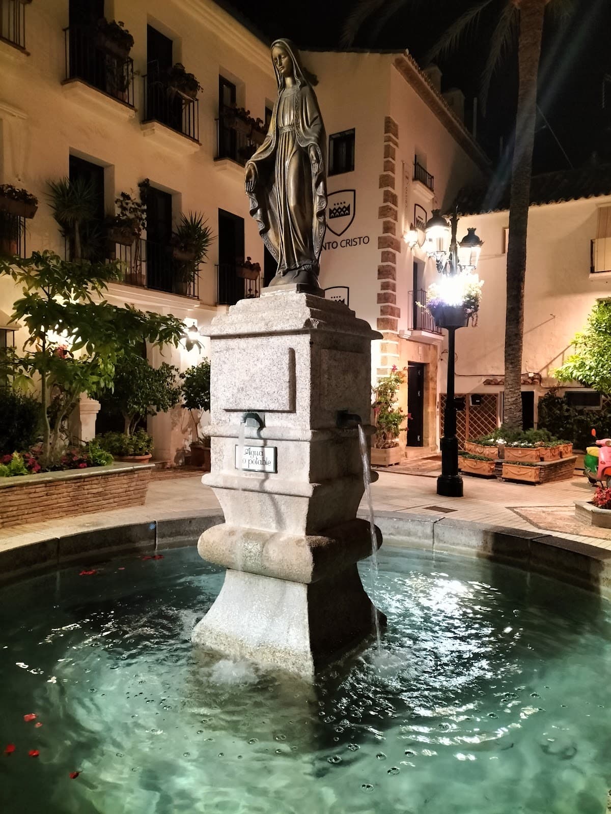 Plaza Santo Cristo - Image 1