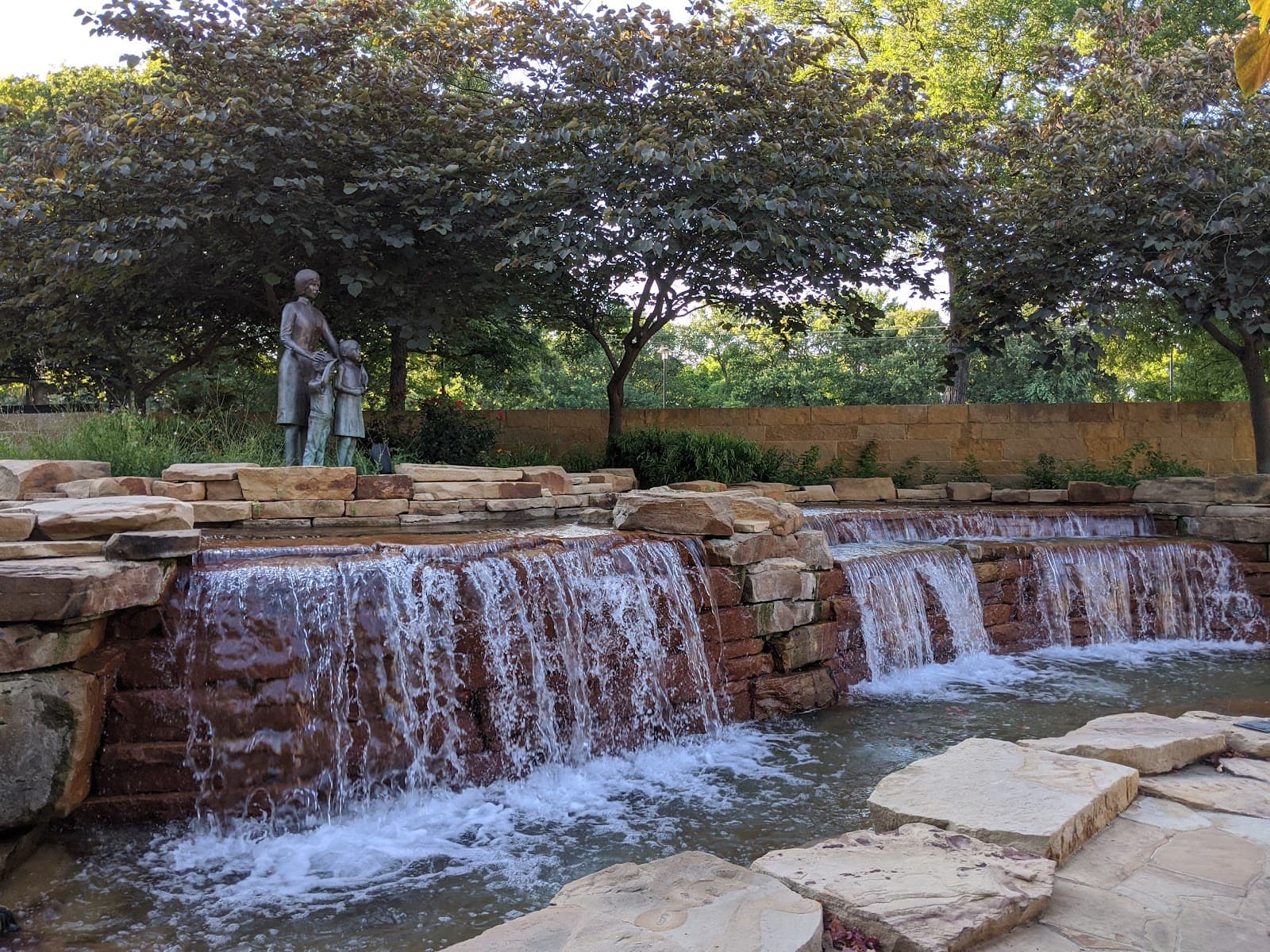 Veterans Memorial Park (Irving) - Image 1