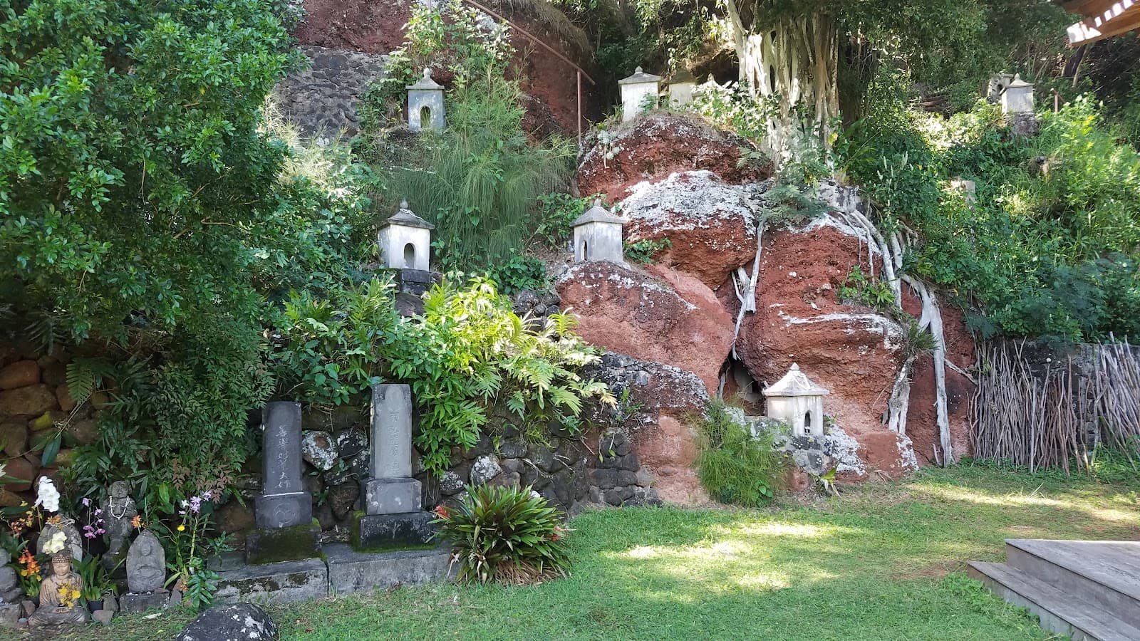 Lawai International Center (88 Shrines) - Image 1