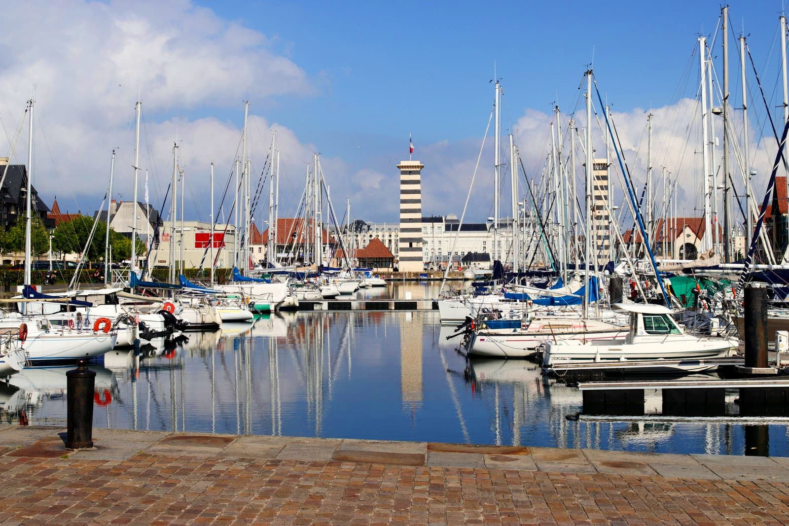 Bassin Morny - Image 1