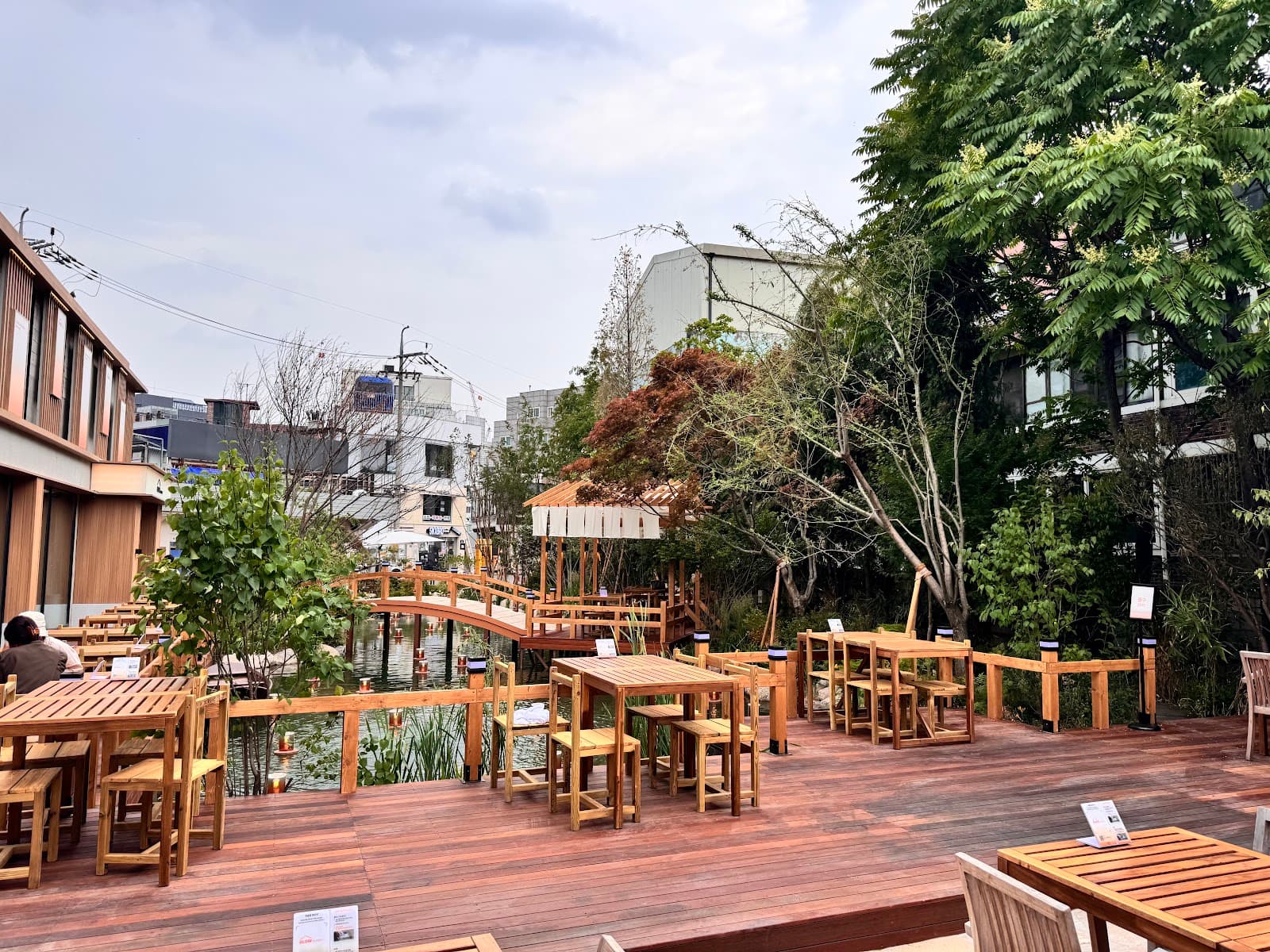 GLOW SEONGSU - Image 1