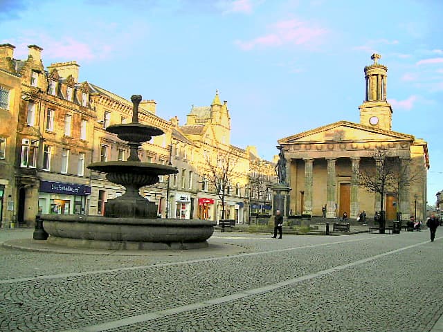 Elgin High Street & Plainstones - Image 1