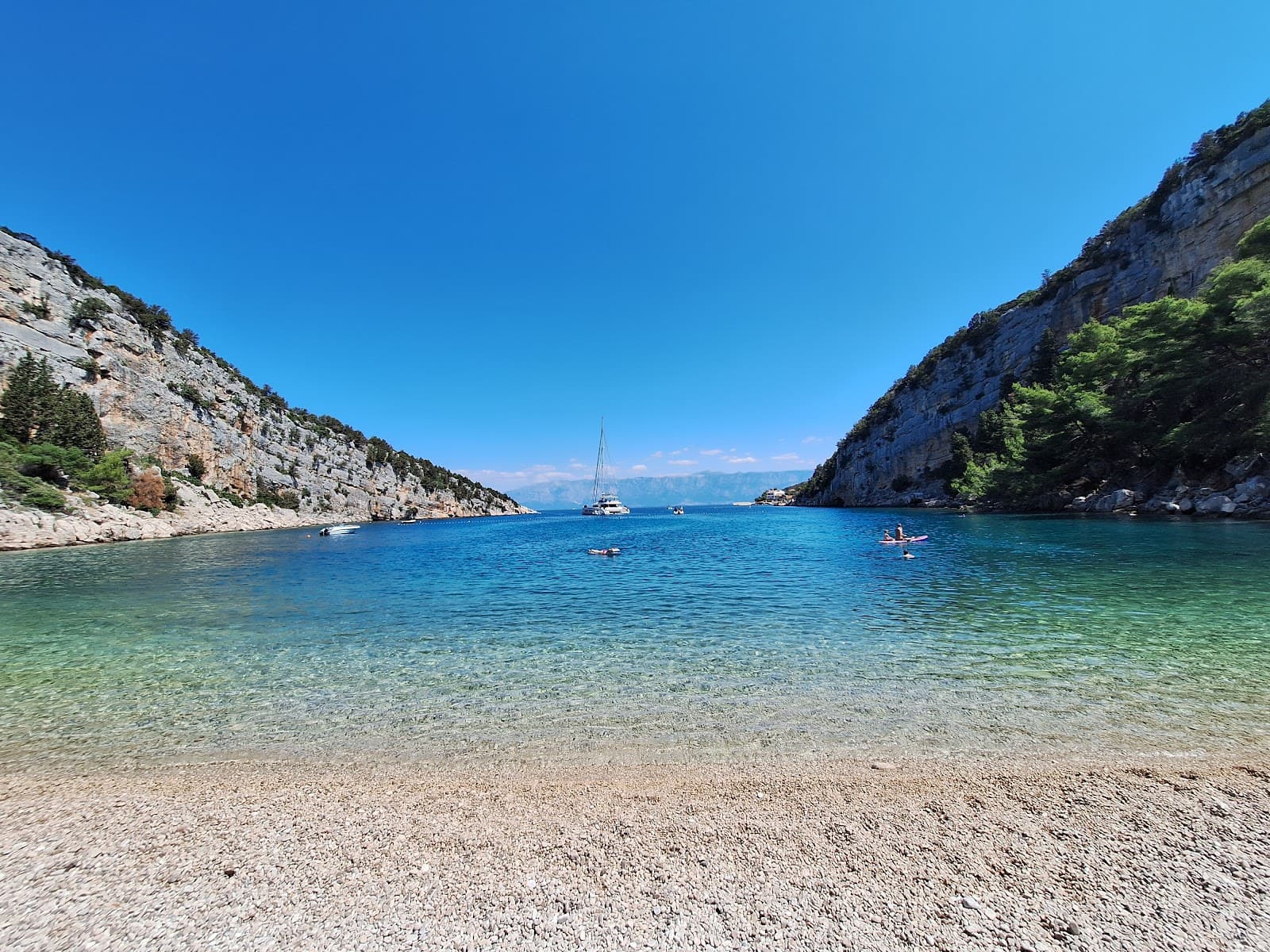 Pokrivenik Bay and Cave - Image 1