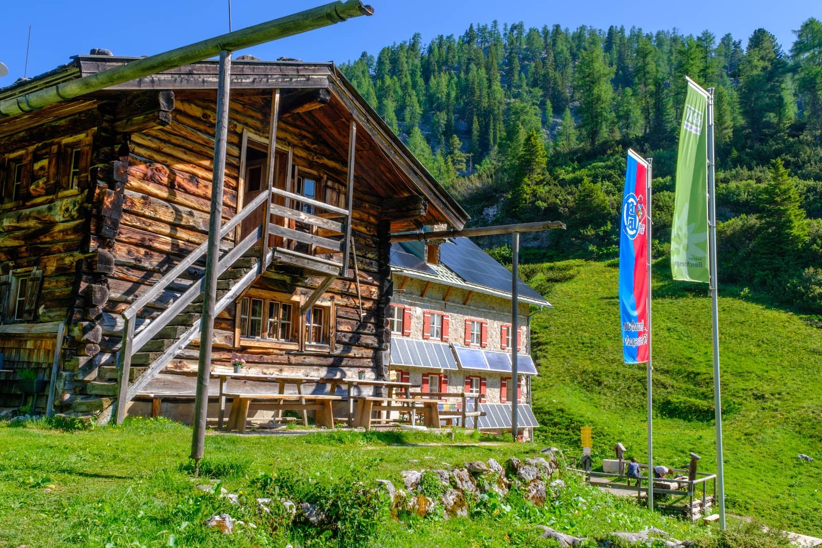 Cozy Dormitory Stays