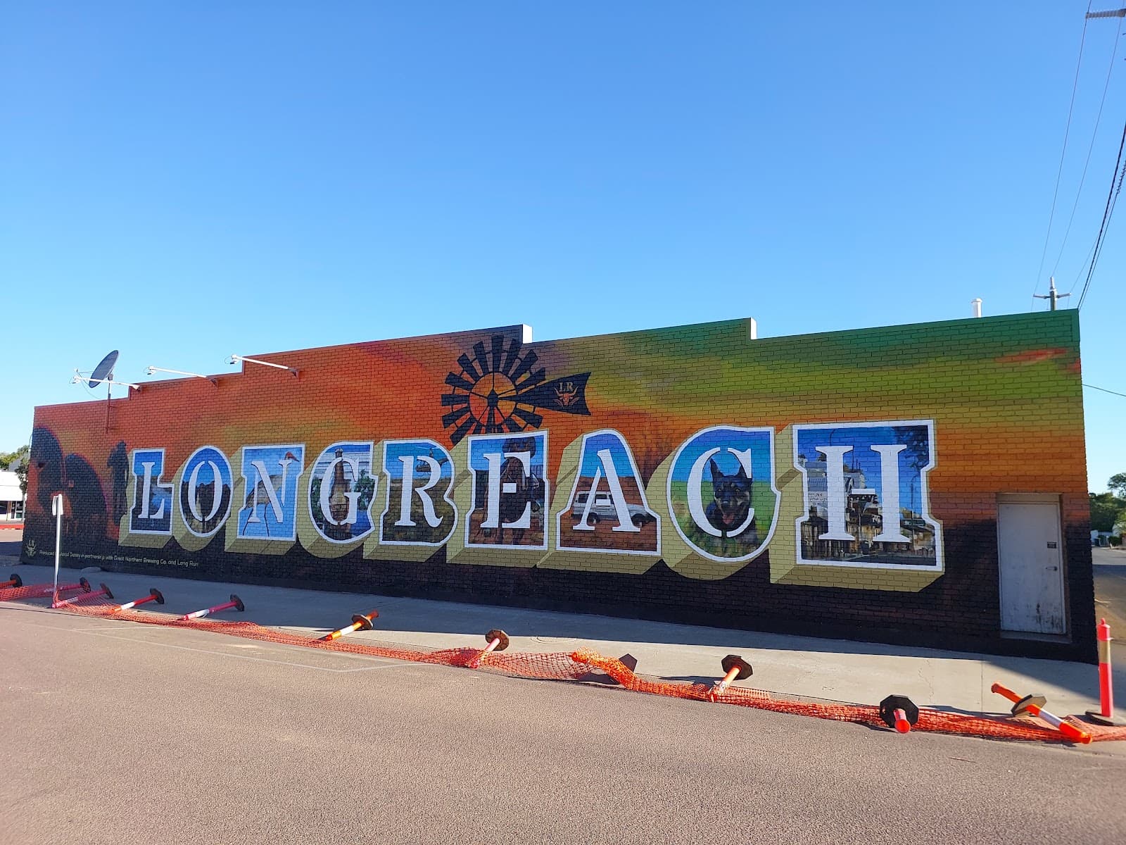 Longreach Water Tower Mural - Image 1