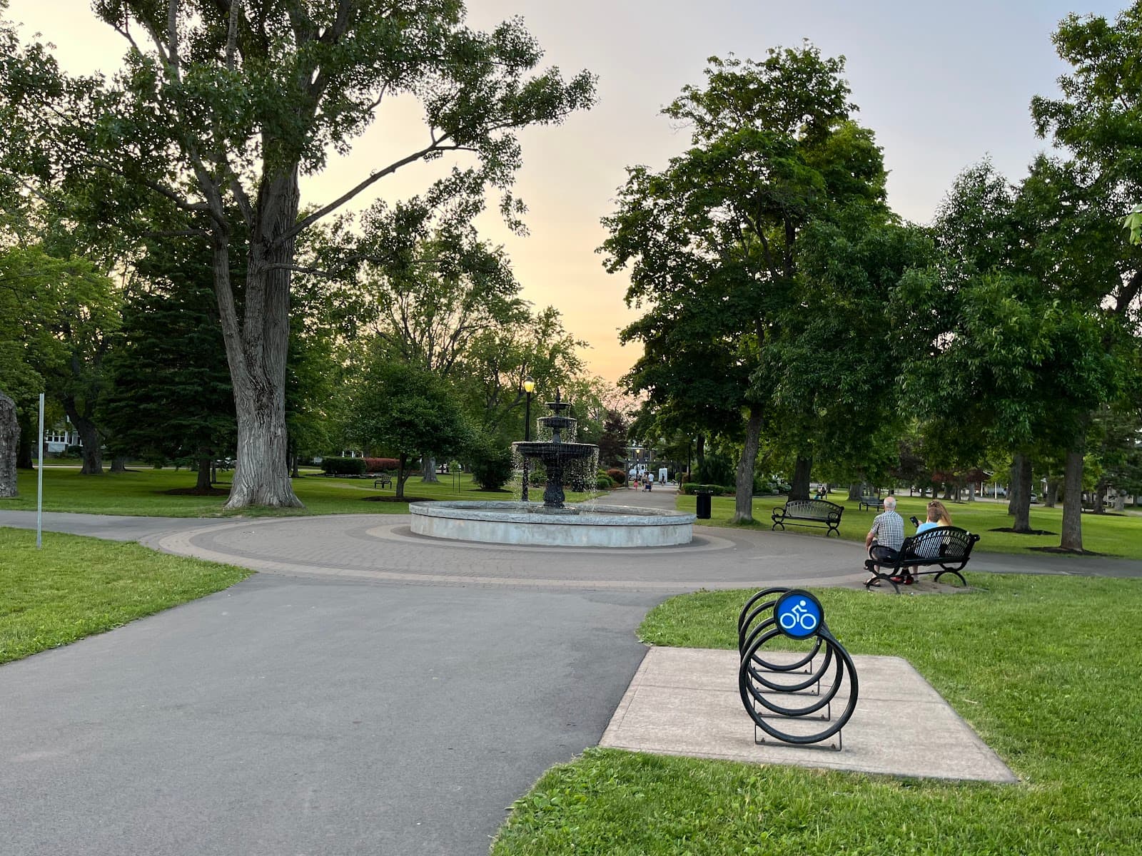 Victoria Park - Image 1