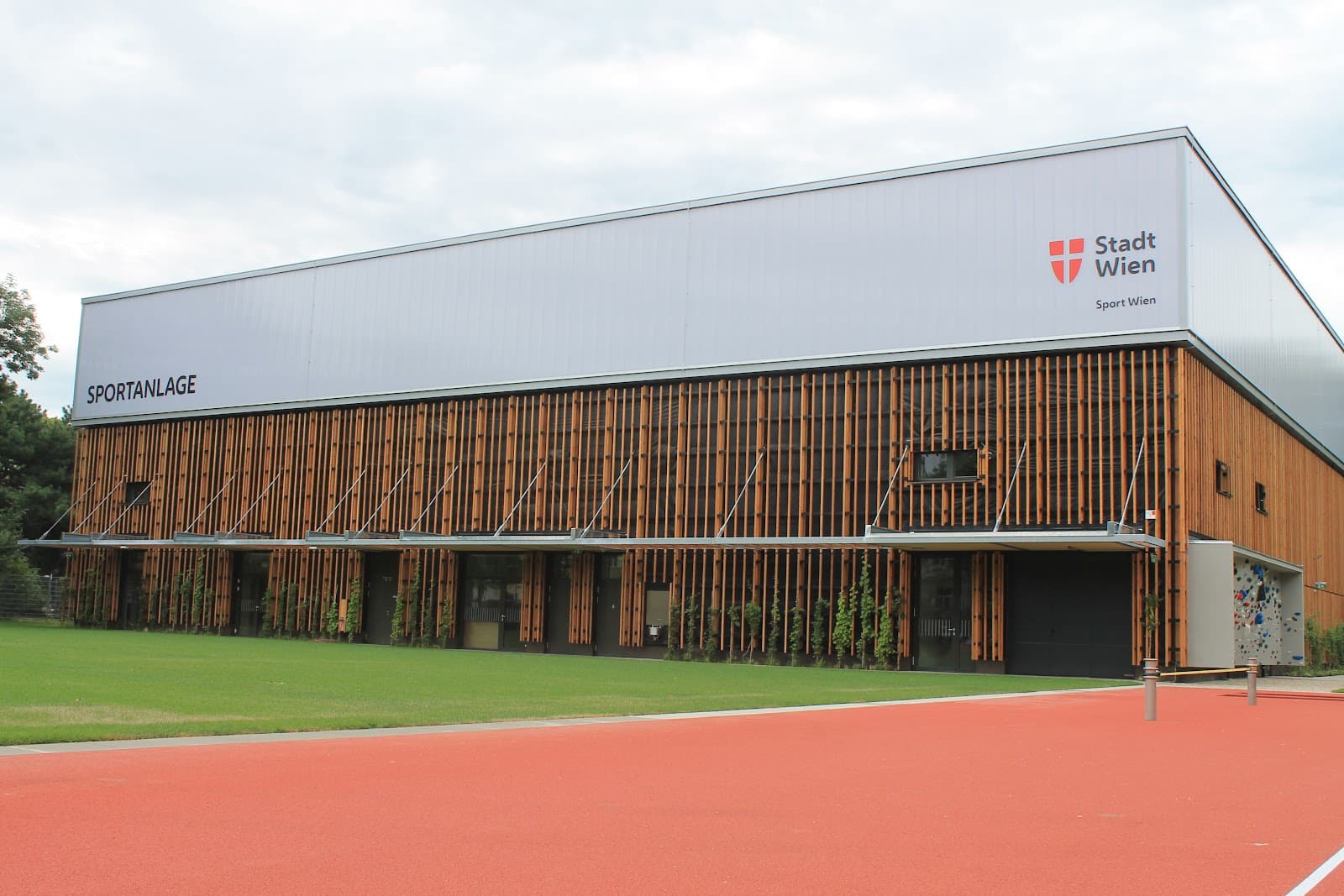 SportsHalle Leopoldstadt - Image 1