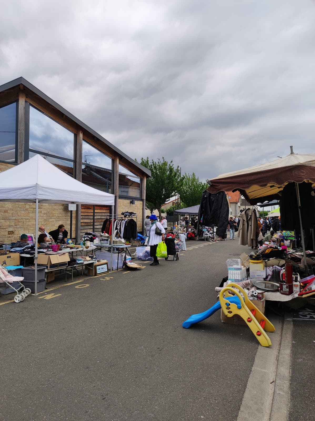 Les Coteaux - Image 1