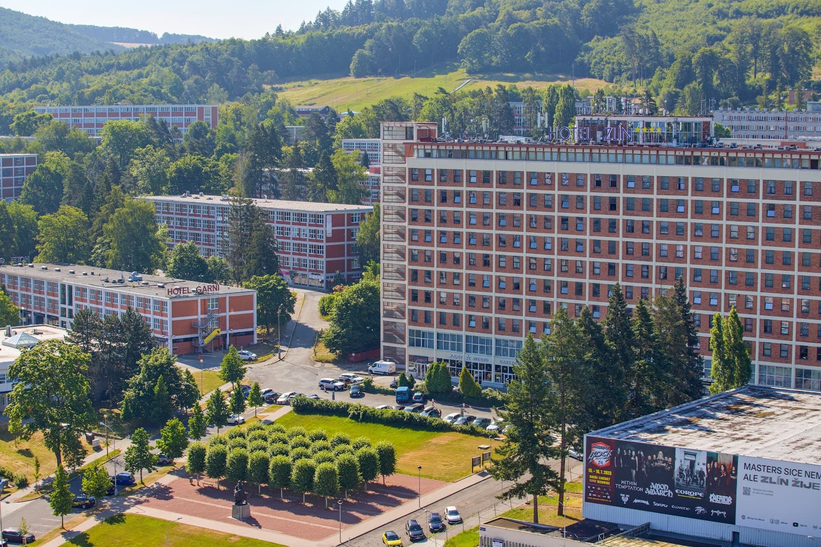 Building 21 (Baťa Skyscraper) - Image 1